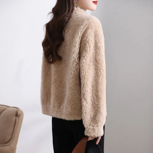 New Haining granule fur coat women's short one V-neck warm fashion lamb fur coat winter - Image 3